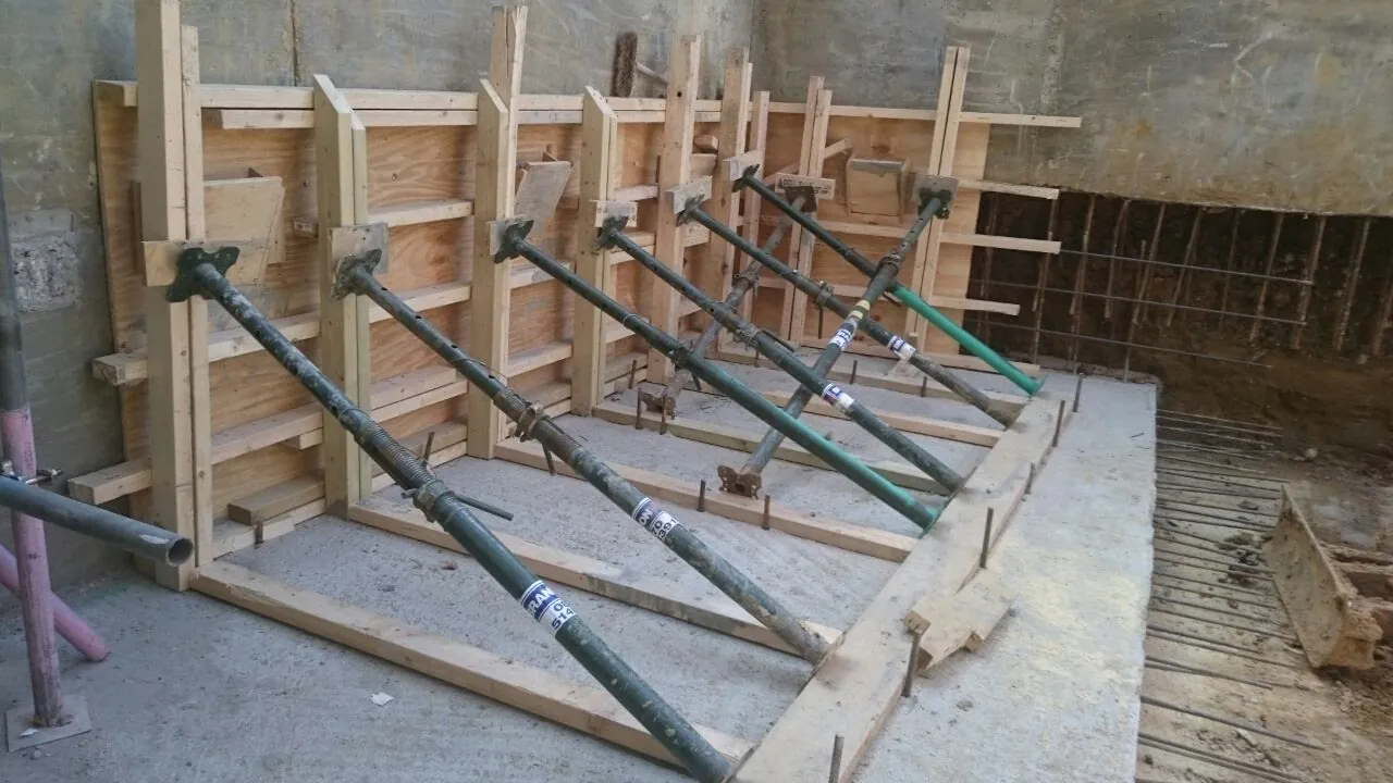 Formwork for the underpinning
