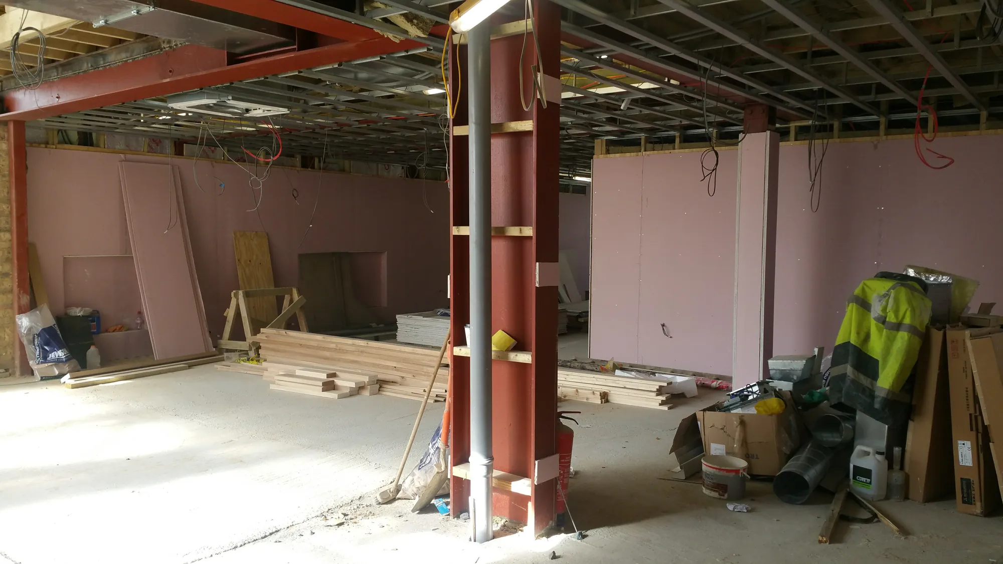 Steel columns and new partitions on the new floor
